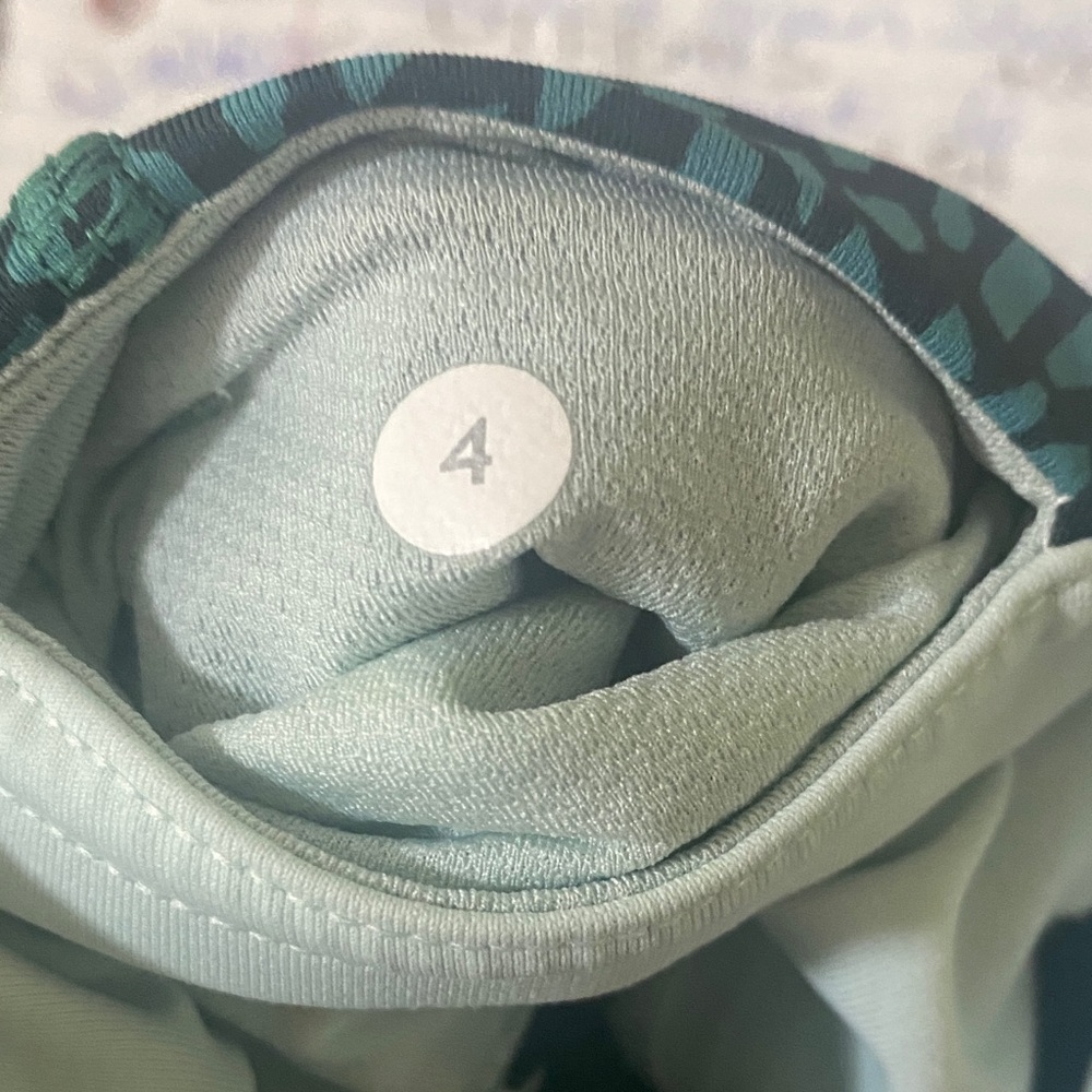 Lululemon Speed Track Short
Miss Mosaic Hunter Green Deep Green - Picture 10 of 12